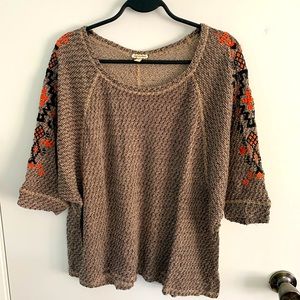 Cropped lightweight sweater by Eyeshadow